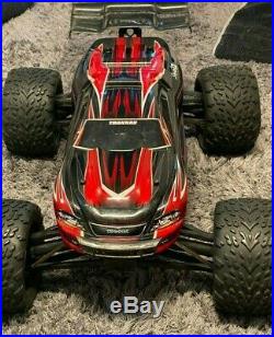 TRAXXAS E-REVO WITHOUT MOTOR, SERVOs, SPEED CONTROL AND BATTERY/CHARGER